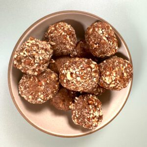 vegan holiday date balls